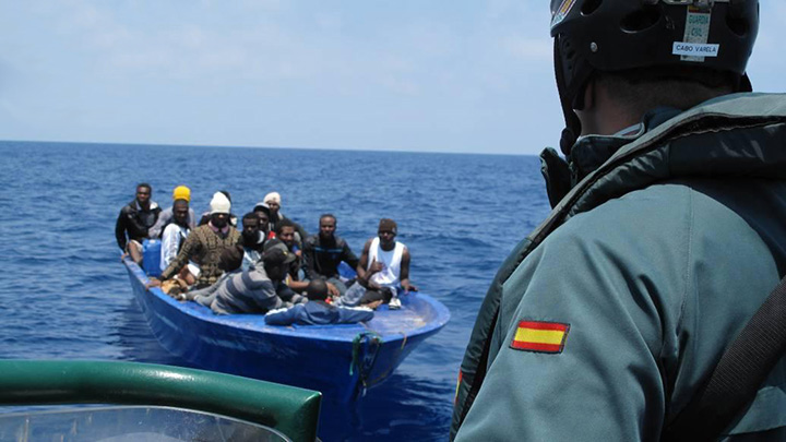 صورة البحرية الإسبانية توقف 29 مهاجرا قرب سواحل سبتة