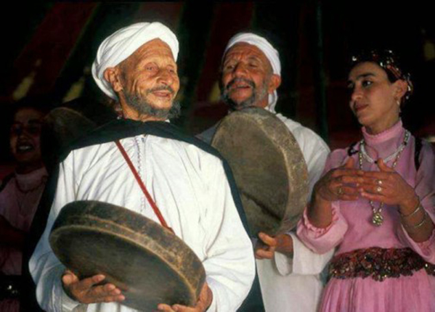صورة رحيل المايسترو الفنان موحا والحسين أشيبان عن عمر يناهز 113 سنة