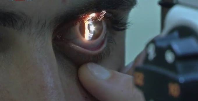 صورة بشرى لفاقدي البصر جراء التهاب الشبكية الصباغي