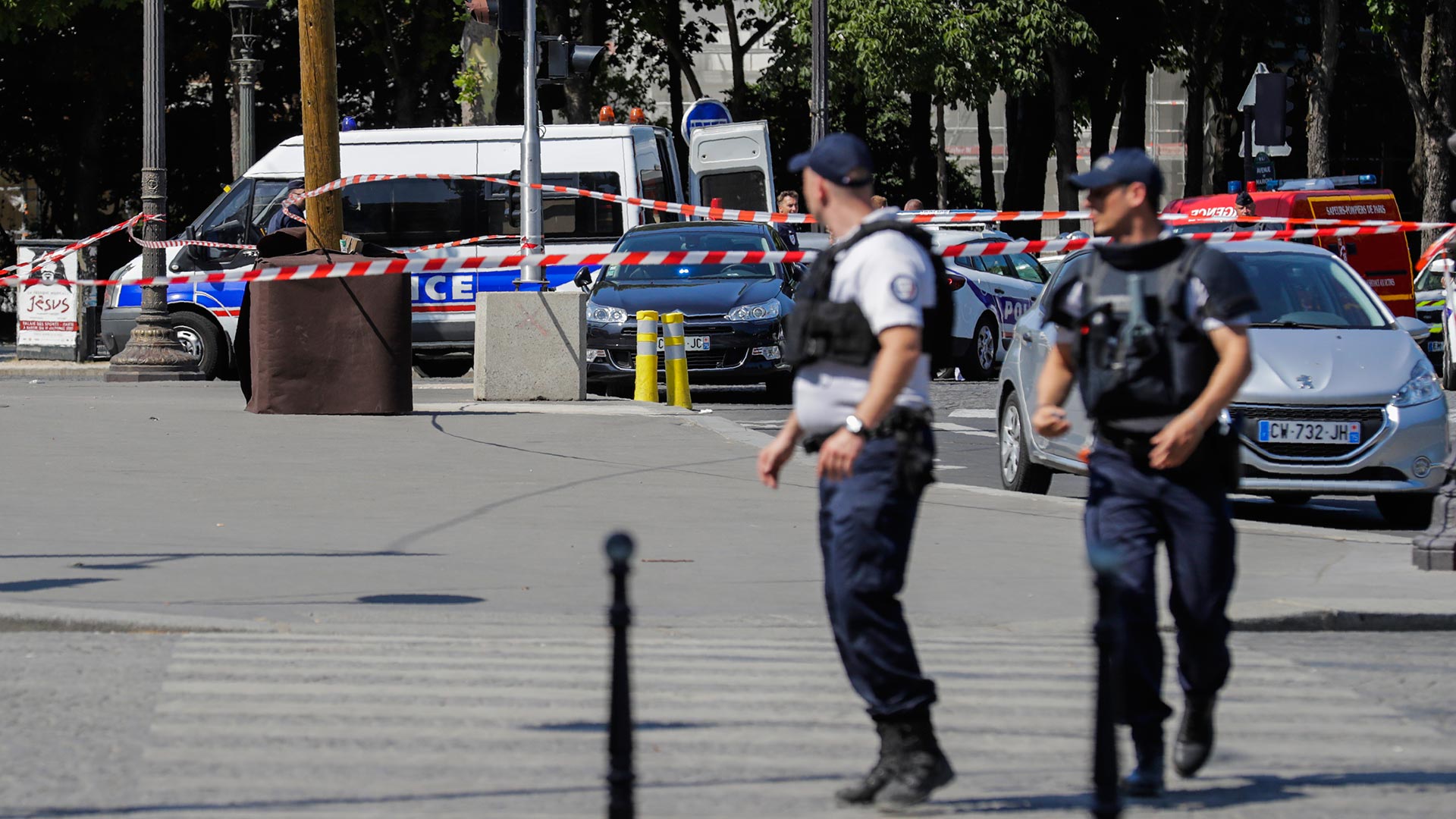 صورة فرنسا : جرحى في حادث إطلاق نار أمام مسجد
