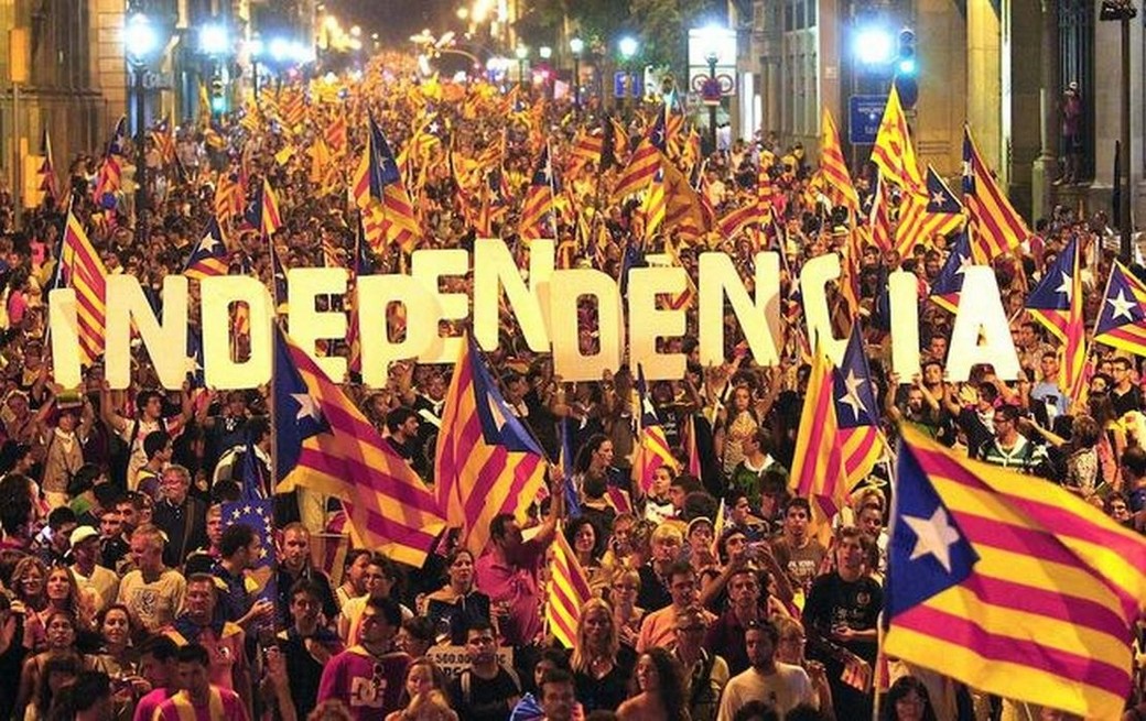 صورة المحكمة الدستورية الإسبانية تلغي وثيقة إعلان انفصال كتالونيا