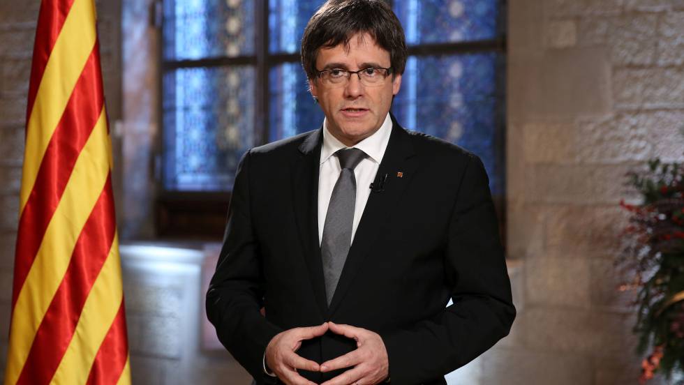 صورة بعد تسليم نفسه.. بلجيكا تطلق سراح رئيس كتالونيا ومستشاريه الأربعة