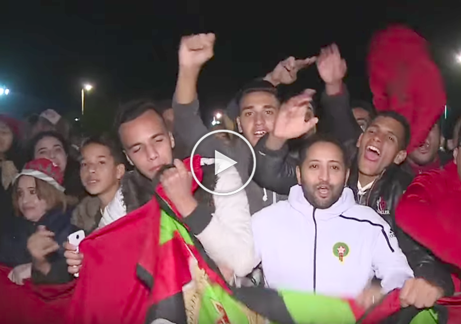 صورة لحظة وصول لاعبي المنتخب المغربي إلى أرض الوطن