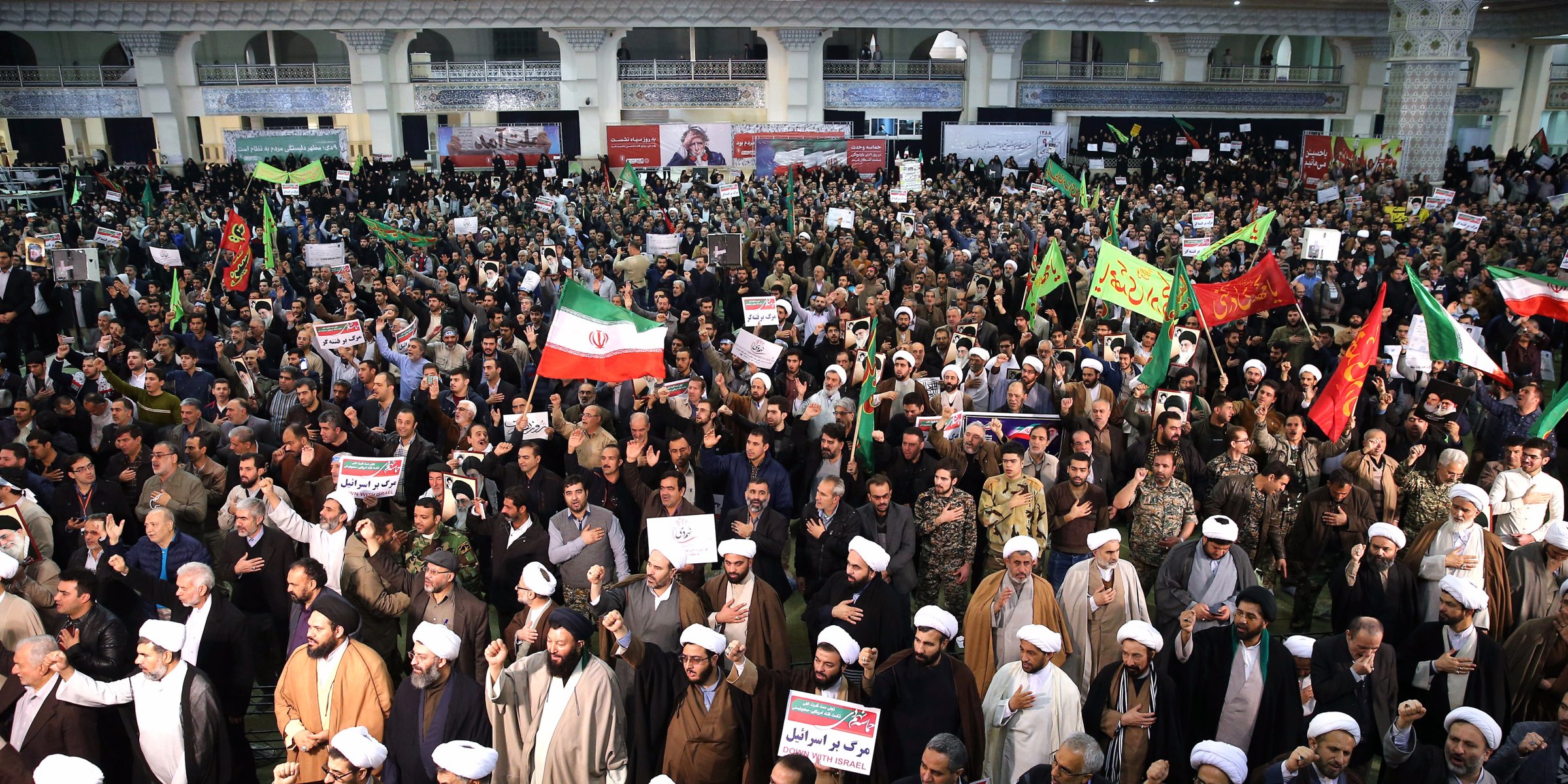 صورة إيران تعترف رسميا بمقتل 12 أشخاص في الاحتجاجات التي تعم البلاد